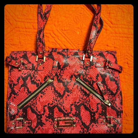 Guess purse - Picture 2 of 5